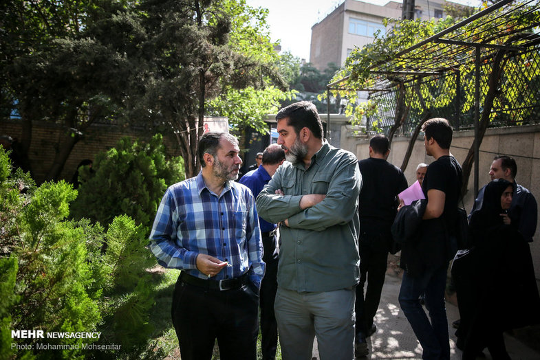 ده نمکی و سید محمود رضوی در تشییع دری + عکس