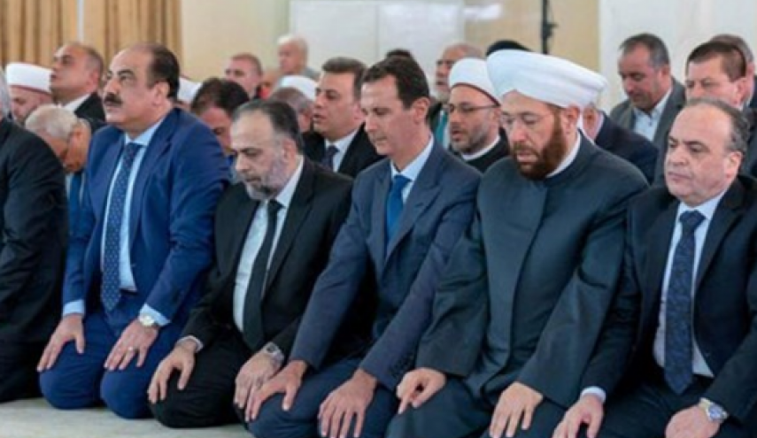 بشار اسد نماز عید قربان را در دمشق به جا آورد + عکس بشار اسد نماز عید قربان را در دمشق به جا آورد + عکس