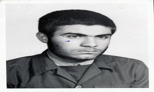 با افرادی که میخواهند انقلاب را از مسیر خود منحرف کنند قاطعانه برخورد کنید با افرادی که میخواهند انقلاب را از مسیر خود منحرف کنند قاطعانه برخورد کنید