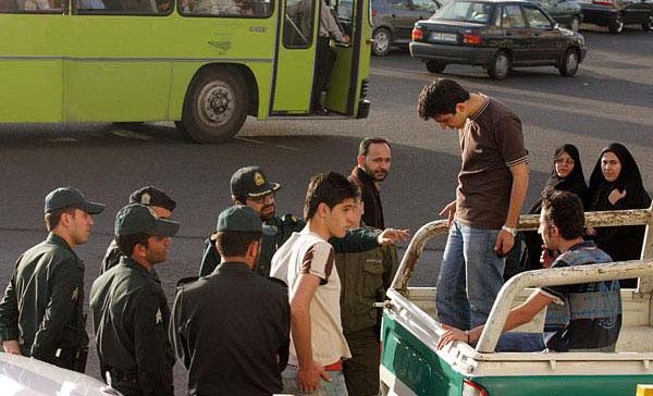 توضیح یک استاد دانشگاه درباره گشت ارشاد مردان