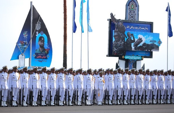 حضور فرمانده معظم کل قوا در دانشگاه علوم دریایی