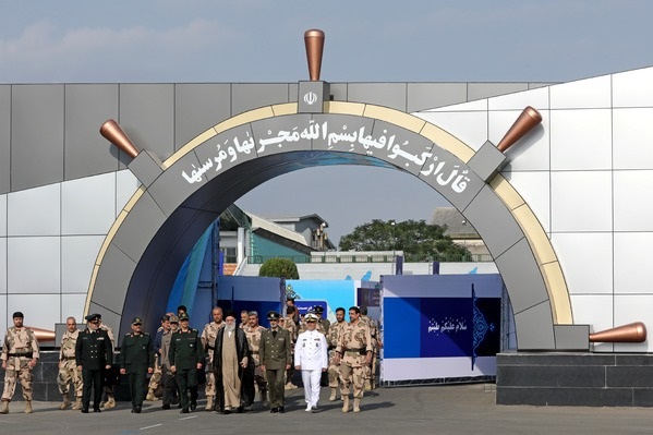 حضور فرمانده معظم کل قوا در دانشگاه علوم دریایی