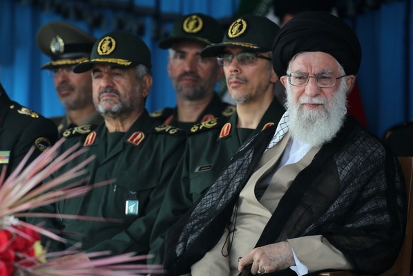 حضور فرمانده معظم کل قوا در دانشگاه علوم دریایی