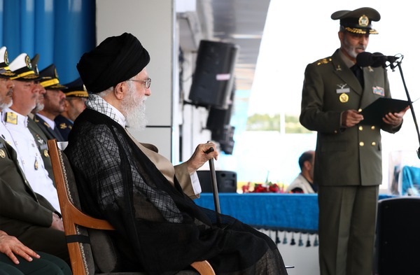 حضور فرمانده معظم کل قوا در دانشگاه علوم دریایی