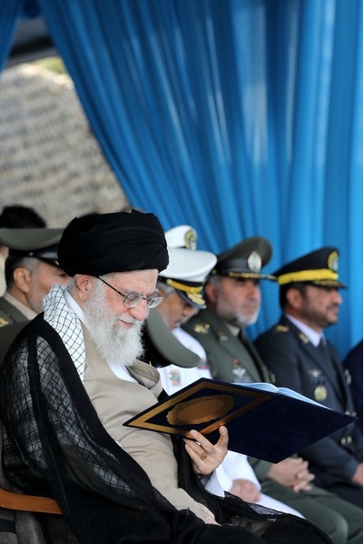 حضور فرمانده معظم کل قوا در دانشگاه علوم دریایی