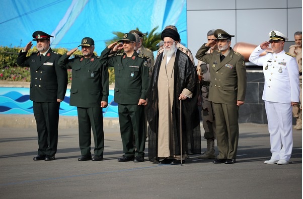 حضور فرمانده معظم کل قوا در دانشگاه علوم دریایی