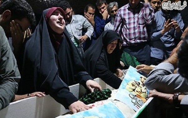 وداع با پیکر دو شهید مدافع حرم در معراج شهدا وداع با پیکر دو شهید مدافع حرم در معراج شهدا