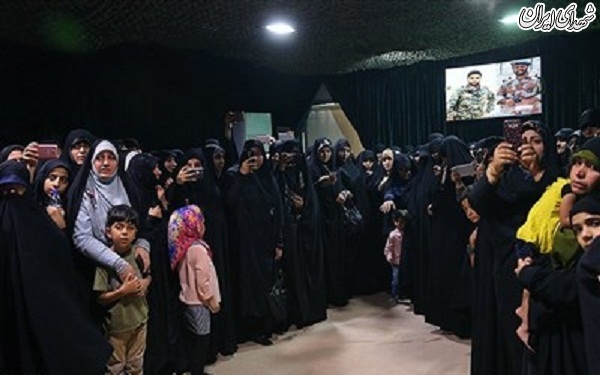 وداع با پیکر دو شهید مدافع حرم در معراج شهدا وداع با پیکر دو شهید مدافع حرم در معراج شهدا