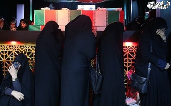 وداع با پیکر دو شهید مدافع حرم در معراج شهدا وداع با پیکر دو شهید مدافع حرم در معراج شهدا