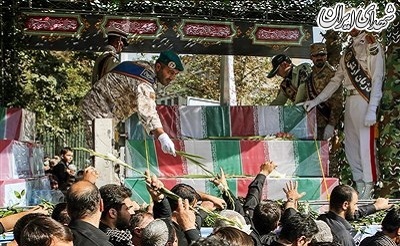 تشییع پیکر مطهر ۱۳۵ شهید دوران دفاع مقدس تشییع پیکر مطهر ۱۳۵ شهید دوران دفاع مقدس
