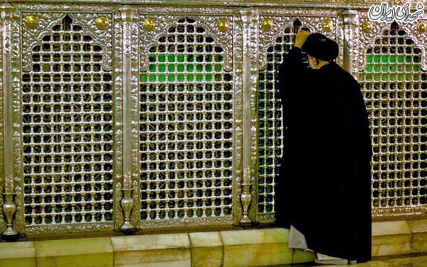 تصاویر منتشر نشده از رهبر معظم انقلاب اسلامی در حرم مطهر حضرت معصومه(سلام الله علیها)