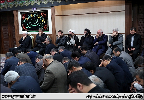 عزاداری حضرت اباعبدالله الحسین (ع) با حضور روحانی عزاداری حضرت اباعبدالله الحسین (ع) با حضور روحانی