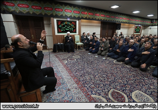 عزاداری حضرت اباعبدالله الحسین (ع) با حضور روحانی عزاداری حضرت اباعبدالله الحسین (ع) با حضور روحانی