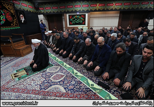 عزاداری حضرت اباعبدالله الحسین (ع) با حضور روحانی عزاداری حضرت اباعبدالله الحسین (ع) با حضور روحانی