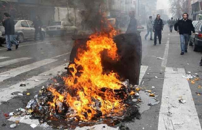 آیا در فتنه 88 خوراک تبلیغاتی برای دشمنان ایجاد نشد؟/آن موقع کجا بودید که ژست انقلابی بگیرید؟! آیا در فتنه 88 خوراک تبلیغاتی برای دشمنان ایجاد نشد؟/آن موقع کجا بودید که ژست انقلابی بگیرید؟!