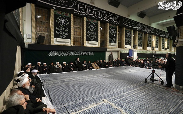 با حضور رهبر معظم انقلاب و در حسینیه امام خمینی(رحمة الله علیه)؛آخرین شب مراسم عزاداری حضرت اباعبدالله الحسین(علیه السّلام) برگزار شد.