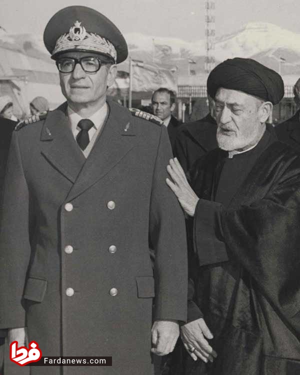عکس یادگاری امام جمعه تهران با محمدرضا شاه! عکس یادگاری امام جمعه تهران با محمدرضا شاه!