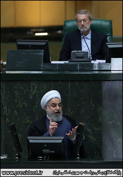 روحانی در امتحان مجلس مردود شد/ ارجاع سوالات از رئیس جمهوری به قوه قضائیه روحانی در امتحان مجلس مردود شد/ ارجاع سوالات از رئیس جمهوری به قوه قضائیه