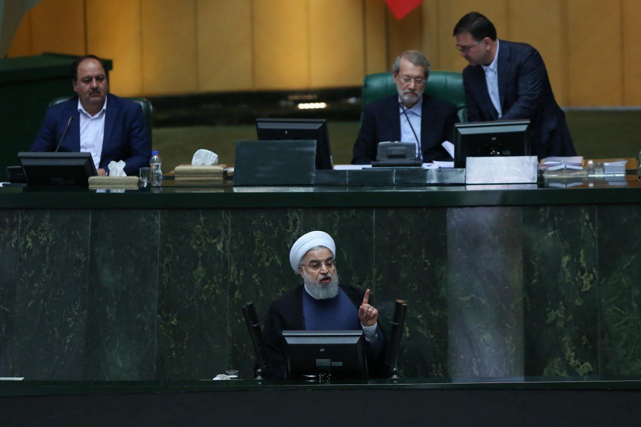 لاریجانی امروز کوجکترین مایه ای برای روحانی نگذاشت! لاریجانی امروز کوجکترین مایه ای برای روحانی نگذاشت!