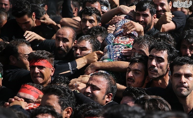 آیین سنتی مذهبی قالی شویان در مشهد اردهال آیین سنتی مذهبی قالی شویان در مشهد اردهال