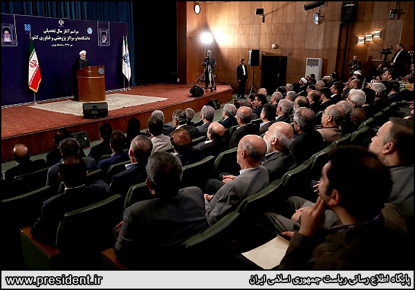 روحانی: ما امید درمانی می کنیم نه گفتار درمانی روحانی: ما امید درمانی می کنیم نه گفتار درمانی