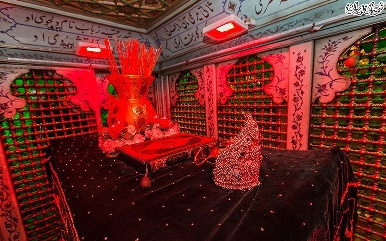نمای زیبا از داخل حرم دردانه سیدالشهدا(ع) + عکس