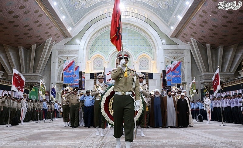 تجدید میثاق رئیس و کارکنان عقیدتی سیاسی ارتش با امام راحل