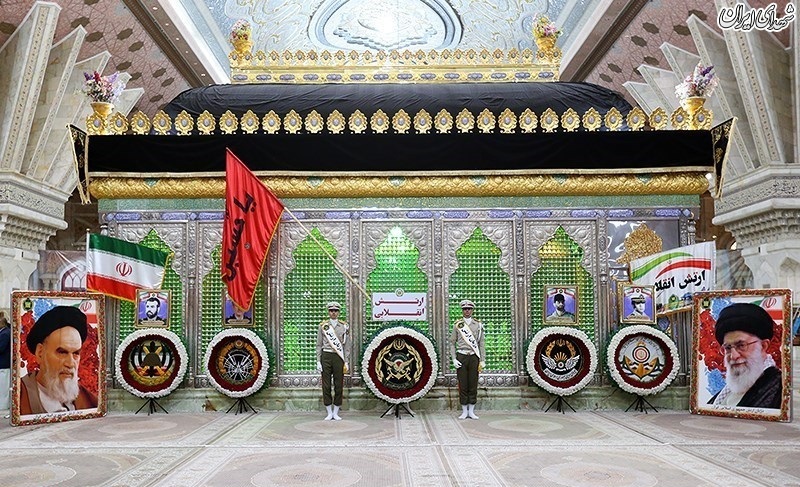 تجدید میثاق رئیس و کارکنان عقیدتی سیاسی ارتش با امام راحل