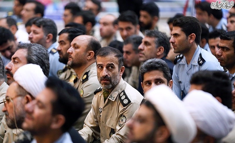 تجدید میثاق رئیس و کارکنان عقیدتی سیاسی ارتش با امام راحل