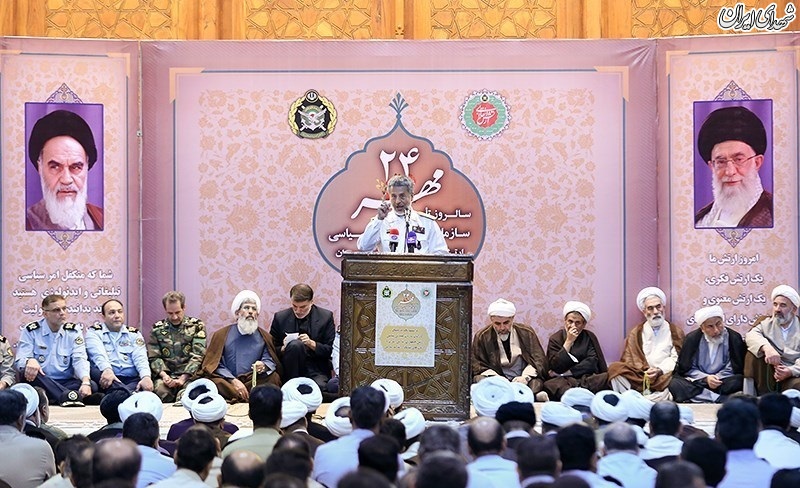 تجدید میثاق رئیس و کارکنان عقیدتی سیاسی ارتش با امام راحل