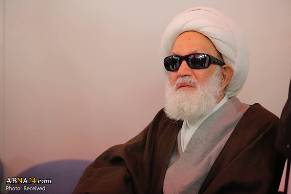 شیخ عیسی قاسم در مراسم ترحیم علامه الستری شیخ عیسی قاسم در مراسم ترحیم علامه الستری