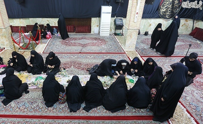 آماده سازی رزق زائران اربعین به دست خانواده شهدای مدافع حرم آماده سازی رزق زائران اربعین به دست خانواده شهدای مدافع حرم