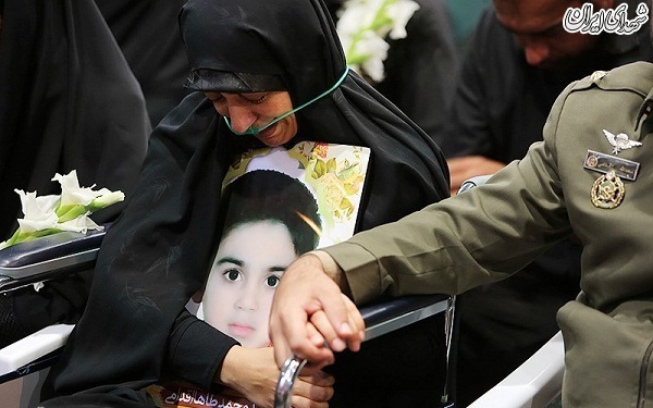 تشییع پیکر طاها اقدامی شهید ۴ ساله حادثه تروریستی اهواز - اصفهان تشییع پیکر طاها اقدامی شهید ۴ ساله حادثه تروریستی اهواز - اصفهان