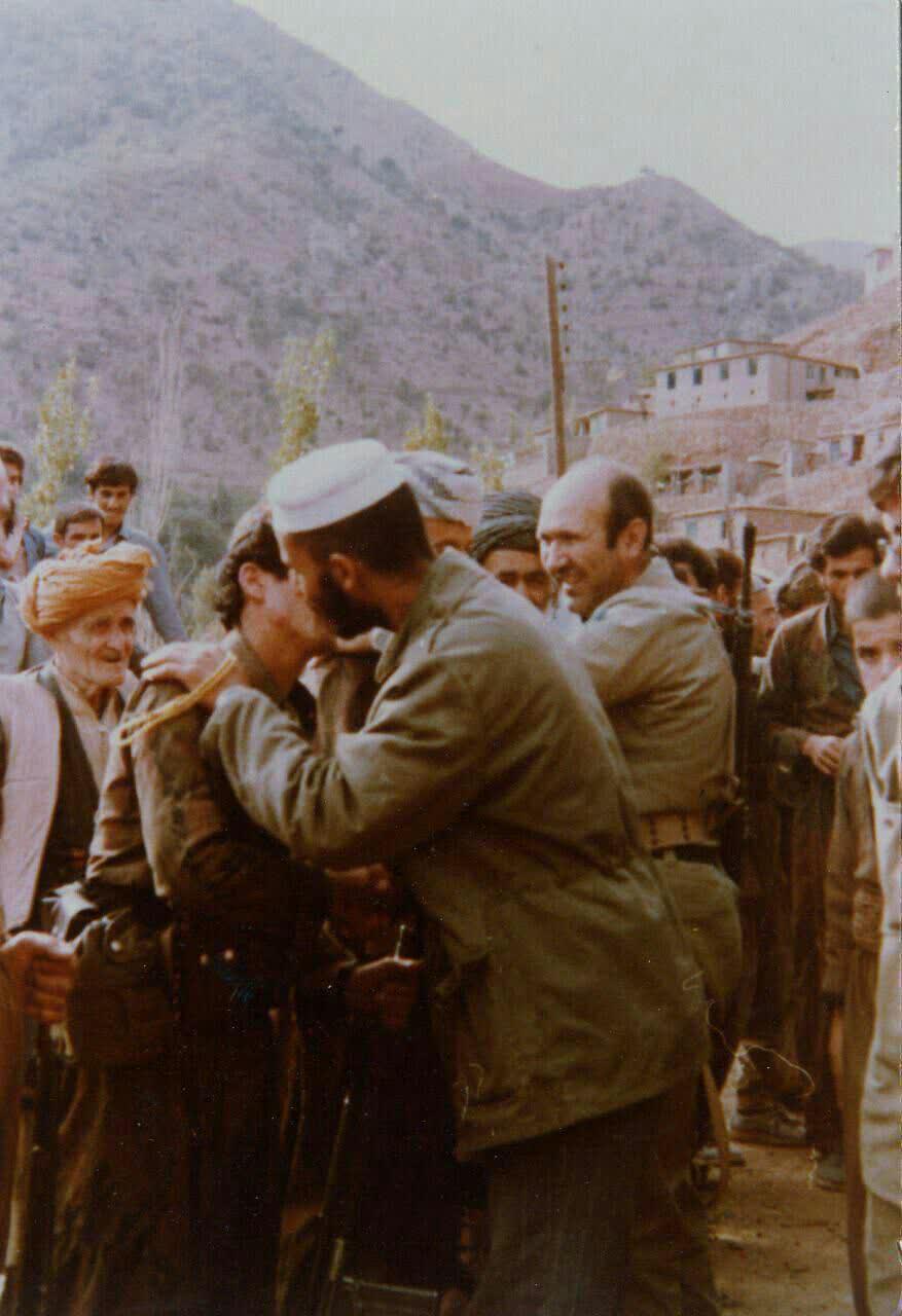 حاج ابراهیم همت در زمان بازگشت از سفر حج + عکس حاج ابراهیم همت در زمان بازگشت از سفر حج + عکس