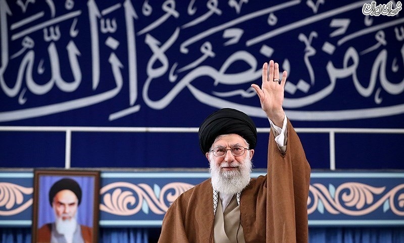 دیدار هزاران نفر از دانش‌آموزان و دانشجویان با رهبر معظم انقلاب۱۲ آبان ۱۳۹۷ - ۱۱:۴۵در آستانه سیزدهم آبان‌ماه روز ملی مبارزه با استکبار جهانی، هزاران نفر از دانش‌آموزان و دانشجویان صبح امروز (شنبه) با حضرت آیت‌الله خامنه‌ای رهبر معظم انقلاب اسلامی دیدار کردند.