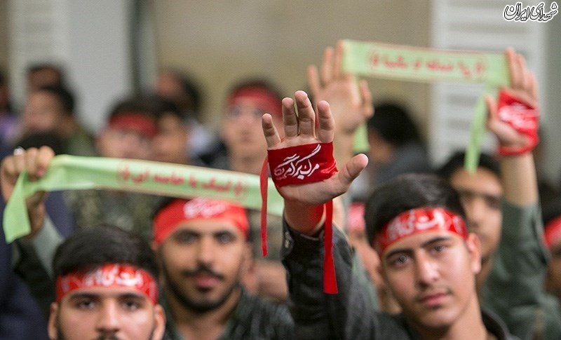 دیدار هزاران نفر از دانش‌آموزان و دانشجویان با رهبر معظم انقلاب۱۲ آبان ۱۳۹۷ - ۱۱:۴۵در آستانه سیزدهم آبان‌ماه روز ملی مبارزه با استکبار جهانی، هزاران نفر از دانش‌آموزان و دانشجویان صبح امروز (شنبه) با حضرت آیت‌الله خامنه‌ای رهبر معظم انقلاب اسلامی دیدار کردند.