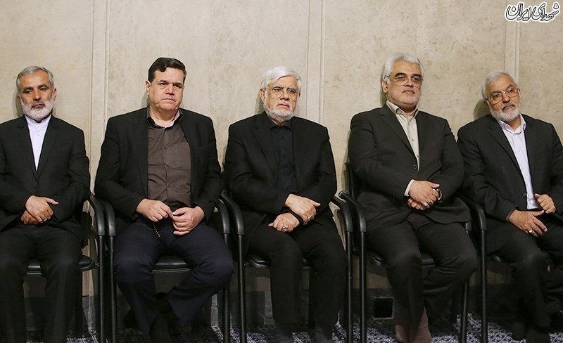 دیدار هزاران نفر از دانش‌آموزان و دانشجویان با رهبر معظم انقلاب۱۲ آبان ۱۳۹۷ - ۱۱:۴۵در آستانه سیزدهم آبان‌ماه روز ملی مبارزه با استکبار جهانی، هزاران نفر از دانش‌آموزان و دانشجویان صبح امروز (شنبه) با حضرت آیت‌الله خامنه‌ای رهبر معظم انقلاب اسلامی دیدار کردند.