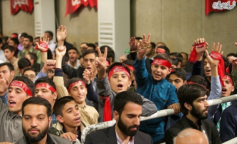 دیدار هزاران نفر از دانش‌آموزان و دانشجویان با رهبر معظم انقلاب۱۲ آبان ۱۳۹۷ - ۱۱:۴۵در آستانه سیزدهم آبان‌ماه روز ملی مبارزه با استکبار جهانی، هزاران نفر از دانش‌آموزان و دانشجویان صبح امروز (شنبه) با حضرت آیت‌الله خامنه‌ای رهبر معظم انقلاب اسلامی دیدار کردند.