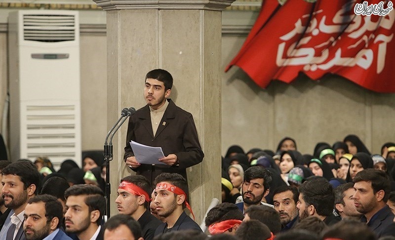 دیدار هزاران نفر از دانش‌آموزان و دانشجویان با رهبر معظم انقلاب۱۲ آبان ۱۳۹۷ - ۱۱:۴۵در آستانه سیزدهم آبان‌ماه روز ملی مبارزه با استکبار جهانی، هزاران نفر از دانش‌آموزان و دانشجویان صبح امروز (شنبه) با حضرت آیت‌الله خامنه‌ای رهبر معظم انقلاب اسلامی دیدار کردند.