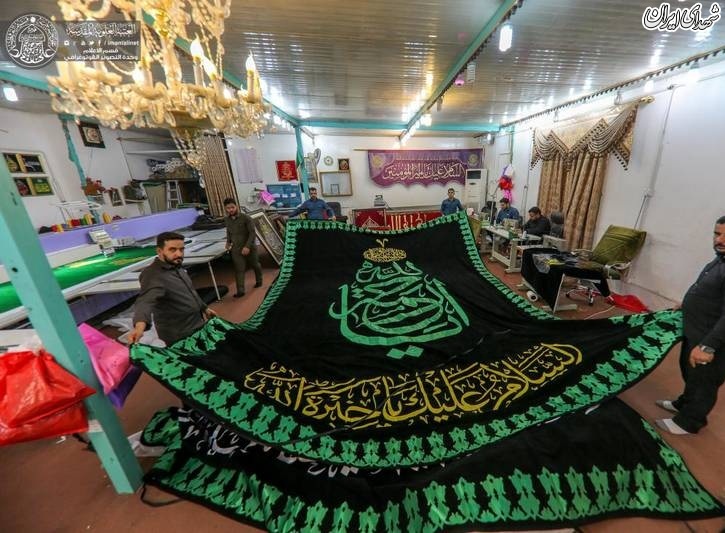 سیاه‌پوشی حرم حضرت علی(ع) در آستانه 28صفرحرم مطهر حضرت علی(ع) در ایام 28 صفر میزبان میلیون‌ها زائر از داخل و خارج عراق می‌باشد که برای عرض تسلیت به مناسبت رحلت پیامبر اکرم(ص) به حرم امیرالمومنین(ع) مشرف می‌شوند.