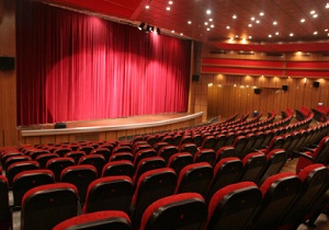 نمایش فیلم کمدی در ایام سوگواری در اغلب سینماها! نمایش فیلم کمدی در ایام سوگواری در اغلب سینماها!