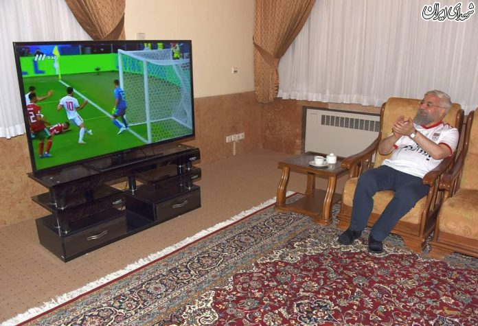 روحانی در حال 