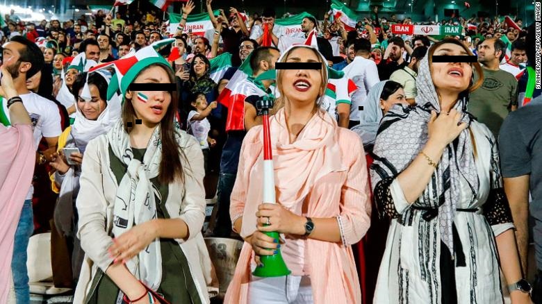 تشویق زنان برای حضور بانوان در ورزشگاه توسط ابتکار! تشویق زنان برای حضور بانوان در ورزشگاه توسط ابتکار!