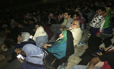 تشویق زنان برای حضور بانوان در ورزشگاه توسط ابتکار! تشویق زنان برای حضور بانوان در ورزشگاه توسط ابتکار!