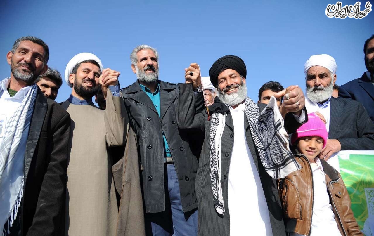 تشرف هزار نفر از علمای اهل سنت به حرم امام رضا(ع)ایرنا - مشهد - هزار نفر از نخبگان و علمای اهل سنت از سراسر ایران که به مناسبت دهه پایانی ماه صفر به مشهد سفر کرده اند روز دوشنبه با پیاده روی از میدان شهدای این شهر به سمت حرم رضوی، به زیارت بارگاه منور حضرت علی بن موسی الرضا(ع) مشرف شدند. تشرف هزار نفر از علمای اهل سنت به حرم امام رضا(ع)ایرنا - مشهد - هزار نفر از نخبگان و علمای اهل سنت از سراسر ایران که به مناسبت دهه پایانی ماه صفر به مشهد سفر کرده اند روز دوشنبه با پیاده روی از میدان شهدای این شهر به سمت حرم رضوی، به زیارت بارگاه منور حضرت علی بن موسی الرضا(ع) مشرف شدند.