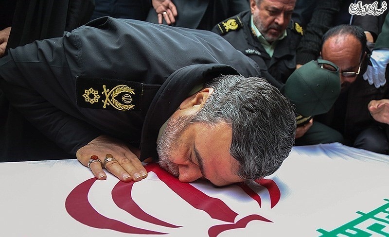 مراسم تشییع پیکر شهید سید نور خدا موسوی جانباز صد درصد لرستانی با حضور سردار اشتری فرمانده نیروی انتظامی و جمعی از مسئولان کشوری و استانی و مردم استان در ستاد فرماندهی نیروی انتظامی لرستان برگزار شد. سید نورخدا موسوی در ۱۷ اسفندماه سال ۸۷ در منطقه لار استان سیستان و بلوچستان، مورد اصابت گلوله گروهک تروریستی عبدالمالک ریگی قرار گرفت و از ناحیه سر مجروح شد و به کما رفت.جانباز ۱۰۰ درصد لرستانی که به شهید زنده کشور مشهور بود ۱۰ سال در کما بهسر میبرد. مراسم تشییع پیکر شهید سید نور خدا موسوی جانباز صد درصد لرستانی با حضور سردار اشتری فرمانده نیروی انتظامی و جمعی از مسئولان کشوری و استانی و مردم استان در ستاد فرماندهی نیروی انتظامی لرستان برگزار شد. سید نورخدا موسوی در ۱۷ اسفندماه سال ۸۷ در منطقه لار استان سیستان و بلوچستان، مورد اصابت گلوله گروهک تروریستی عبدالمالک ریگی قرار گرفت و از ناحیه سر مجروح شد و به کما رفت.جانباز ۱۰۰ درصد لرستانی که به شهید زنده کشور مشهور بود ۱۰ سال در کما بهسر میبرد.