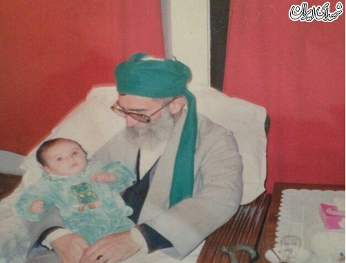 تصویر کمتر دیده شده از رهبر انقلاب با عمامه سبز