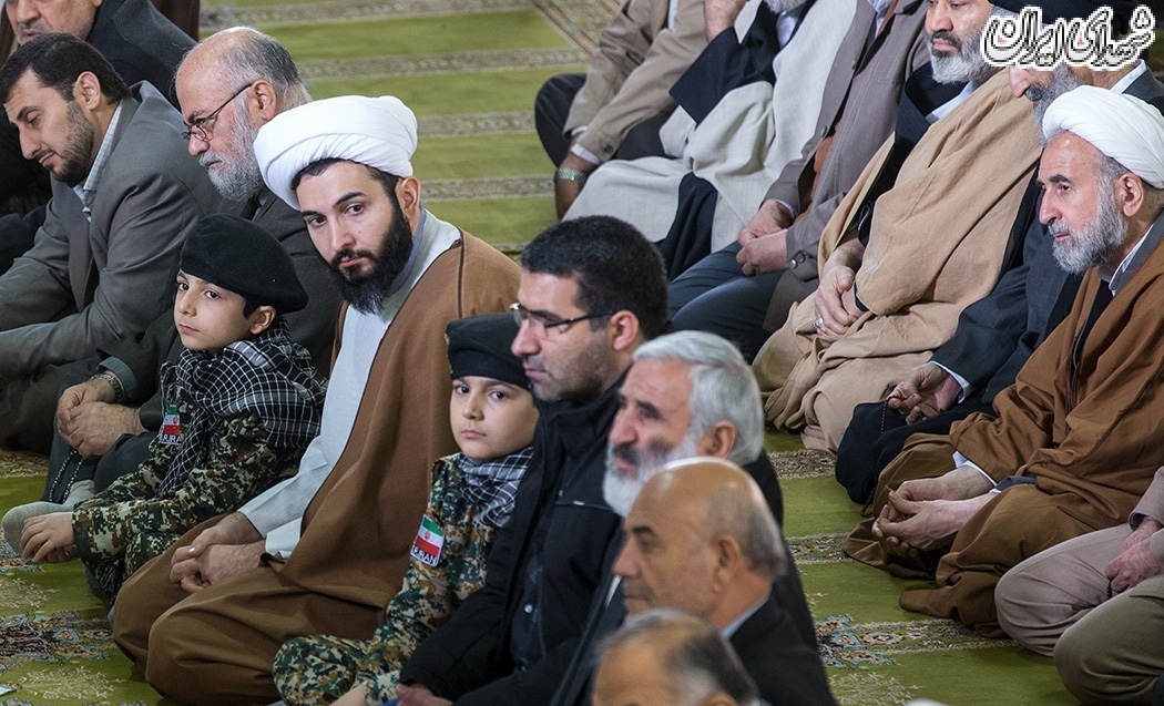نماز جمعه تهران / ۱۸ آبان ۹۷ نماز عبادی ـ سیاسی جمعه ۱۸ آبان ۱۳۹۷ تهران به امامت حجت الاسلام کاظم صدیقی امام جمعه موقت تهران در دانشگاه تهران برگزار شد. امام جمعه موقت تهران گفت: این دولت از اول وعده داده بود که ارزش پول ملی را افزایش دهد، ولی تنها نقطهای که زائران اذیت شدند، موضوع ارز بود که هم اصل مسئله به صورت امری ناپسند باقی مانده و پول ما ثبات ندارد و هم نسبت به زائران باید تمهیداتی اندیشیده میشد تا در عراق اذیت نمیشدند. نماز جمعه تهران / ۱۸ آبان ۹۷ نماز عبادی ـ سیاسی جمعه ۱۸ آبان ۱۳۹۷ تهران به امامت حجت الاسلام کاظم صدیقی امام جمعه موقت تهران در دانشگاه تهران برگزار شد. امام جمعه موقت تهران گفت: این دولت از اول وعده داده بود که ارزش پول ملی را افزایش دهد، ولی تنها نقطهای که زائران اذیت شدند، موضوع ارز بود که هم اصل مسئله به صورت امری ناپسند باقی مانده و پول ما ثبات ندارد و هم نسبت به زائران باید تمهیداتی اندیشیده میشد تا در عراق اذیت نمیشدند.