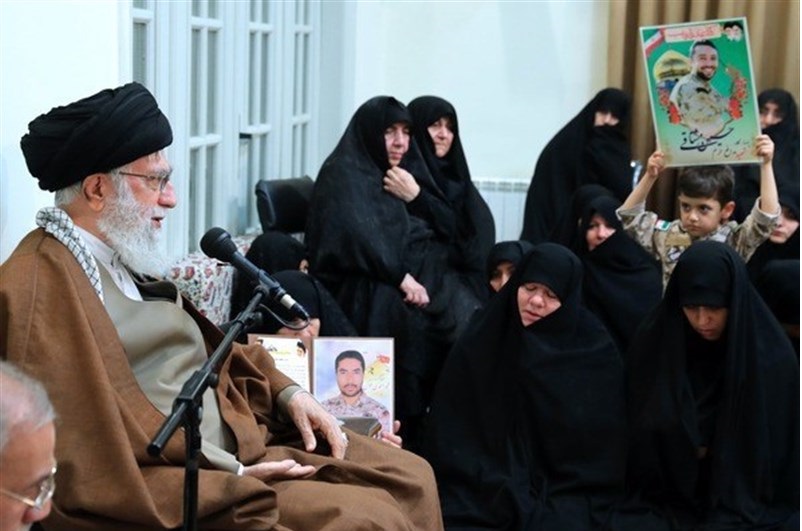 اگر شهدای مدافع حرم نبودند راهپیمایی اربعین هم نبود/ ان شاءالله در آینده برکات اینها را دنیای اسلام خواهد دید اگر شهدای مدافع حرم نبودند راهپیمایی اربعین هم نبود/ ان شاءالله در آینده برکات اینها را دنیای اسلام خواهد دید