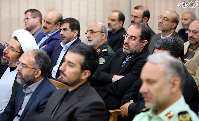دیدار اعضای کنگرهی بزرگداشت شهدای قزوین با رهبر معظم انقلاباعضای کنگرهی بزرگداشت شهدای استان قزوین، دوشنبه ۱۳۹۷/۰۸/۱۴ با حضرت آیتالله خامنهای رهبر انقلاب اسلامی دیدار کردند. دیدار اعضای کنگرهی بزرگداشت شهدای قزوین با رهبر معظم انقلاباعضای کنگرهی بزرگداشت شهدای استان قزوین، دوشنبه ۱۳۹۷/۰۸/۱۴ با حضرت آیتالله خامنهای رهبر انقلاب اسلامی دیدار کردند.